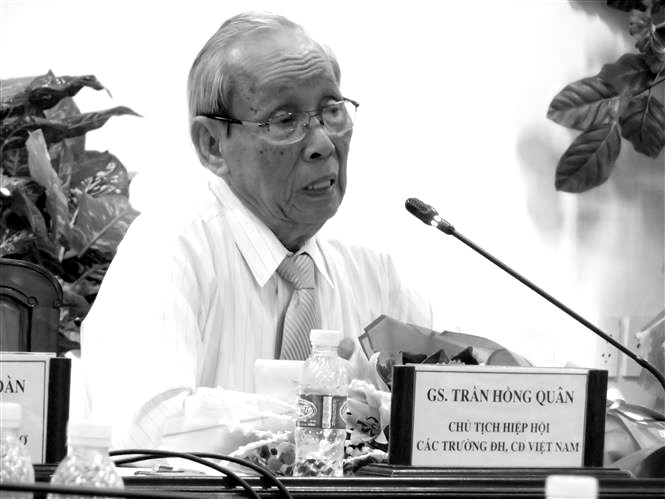 Giáo sư Trần Hồng Quân