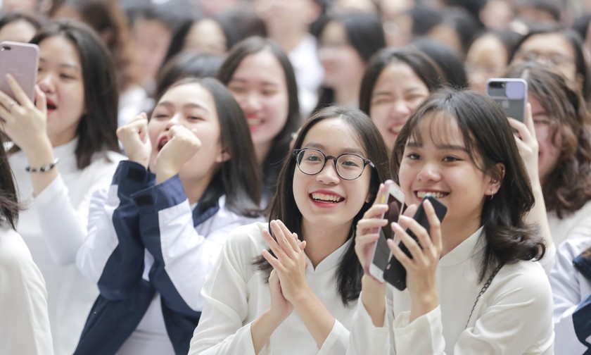 Hà Nội: Năm học 2024-2025, tuyển sinh lớp 10 theo phương thức thi tuyển - Ảnh 1.