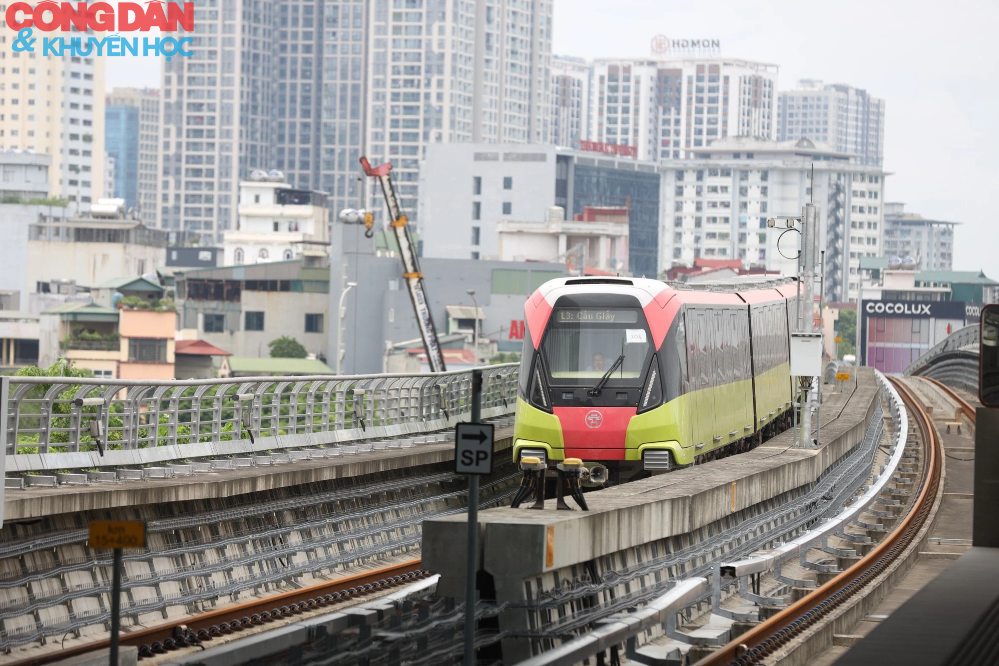 Hoàn thành lắp đặt 8 nhà ga trên cao tuyến Nhổn - ga Hà Nội - Ảnh 1.
