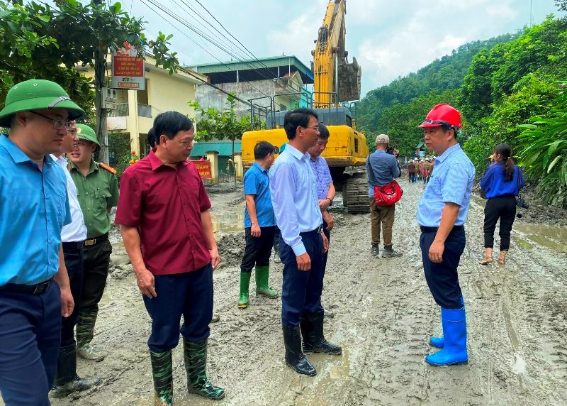 Lào Cai: Bí thư Tỉnh ủy yêu cầu khắc phục triệt để sự cố vỡ hồ xả thải Tả Phời - Ảnh 1.