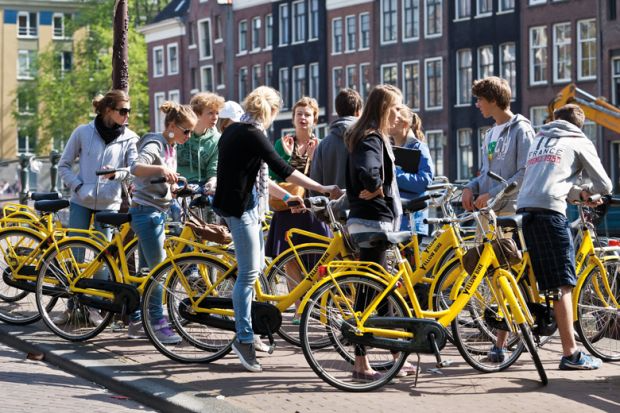 Hà Lan thu hút sinh viên quốc tế ở lại làm việc sau khi tốt nghiệp  - Ảnh 3.