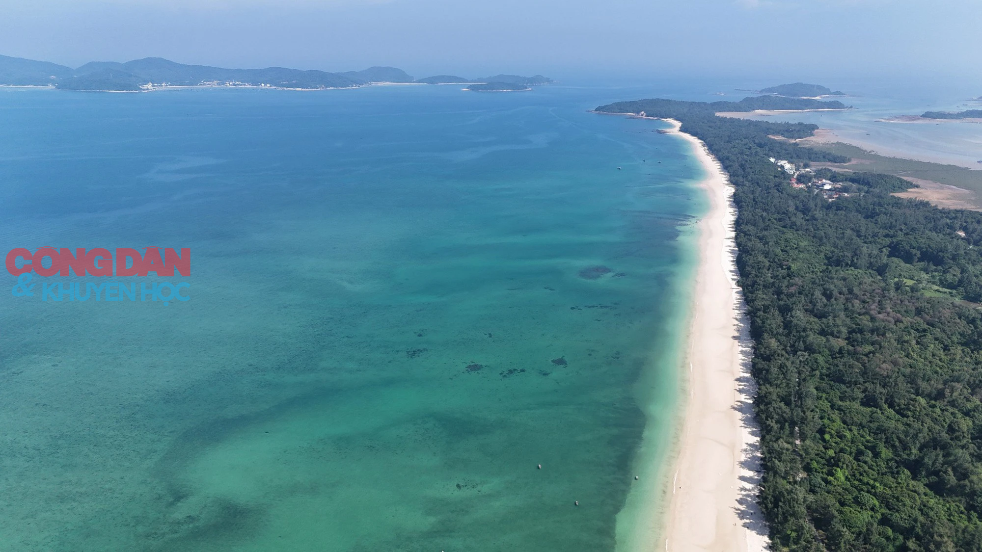 Quảng Ninh: Chiêm ngưỡng Cô Tô, hòn đảo xa bờ đẹp mê đắm trong nắng thu - Ảnh 3.