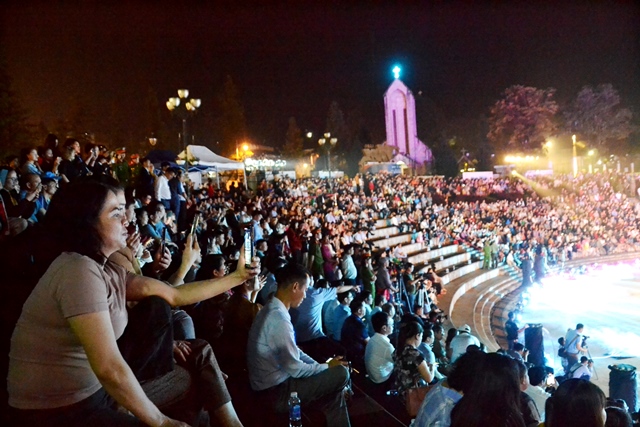 Hàng chục nghìn du khách tham dự khai mạc Tuần Văn hóa - Du lịch Sa Pa 2023 - Ảnh 11.