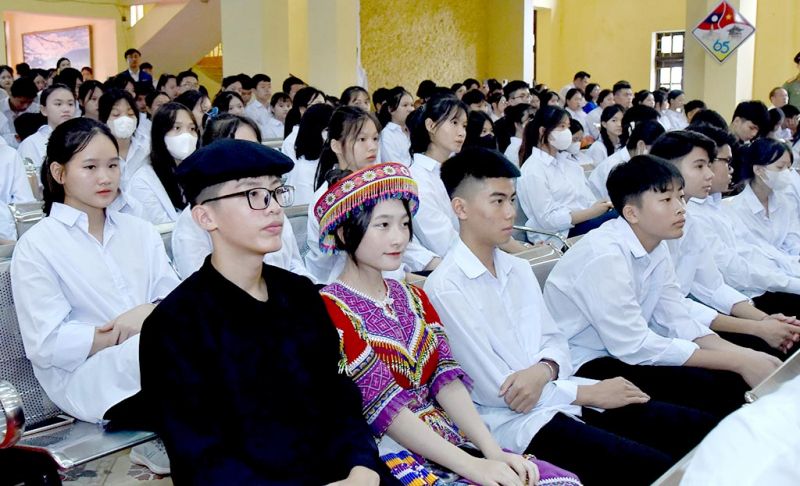 Chủ tịch Quốc hội Vương Đình Huệ dự lễ khai giảng năm học mới tại Trường Hữu nghị T78- Ảnh 5.