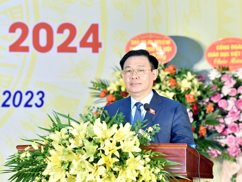Chủ tịch Quốc hội Vương Đình Huệ dự lễ khai giảng năm học mới tại Trường Hữu nghị T78- Ảnh 3.