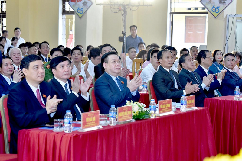 Chủ tịch Quốc hội Vương Đình Huệ dự lễ khai giảng năm học mới tại Trường Hữu nghị T78- Ảnh 2.