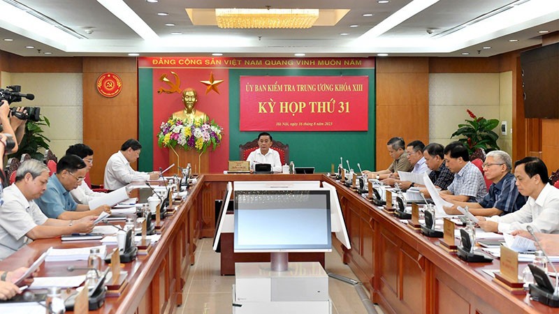 Đề nghị kỷ luật Bí thư Tỉnh ủy Bến Tre, khai trừ Đảng nguyên Giám đốc một Sở tỉnh Hà Nam - Ảnh 1.