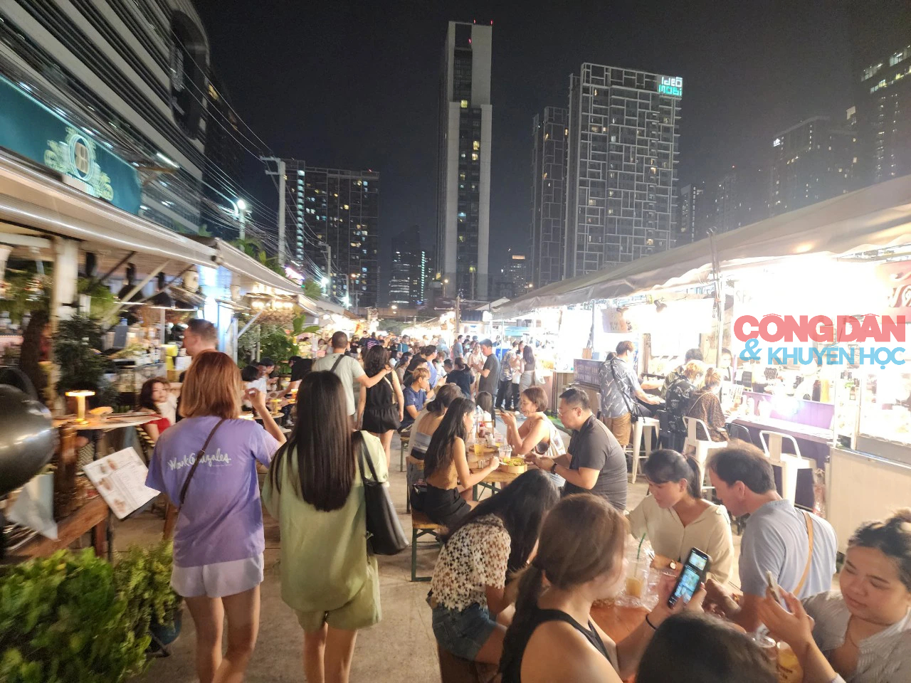 Khám phá ẩm thực Thái Lan qua chợ đêm Jodd Fairs- Ảnh 1.