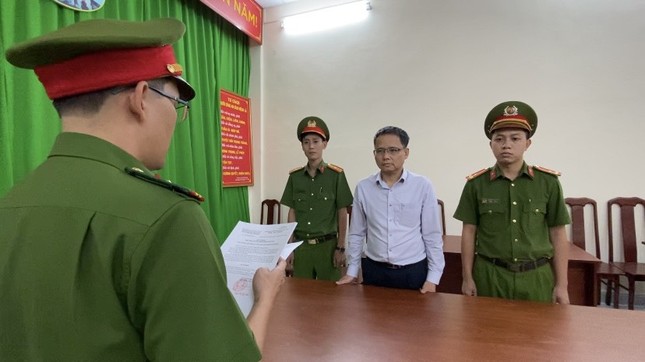 Khởi tố, bắt tạm giam, khám xét nơi ở và nơi làm việc Phó Cục Trưởng Cục Đăng kiểm Việt Nam Nguyễn Vũ Hải- Ảnh 1.