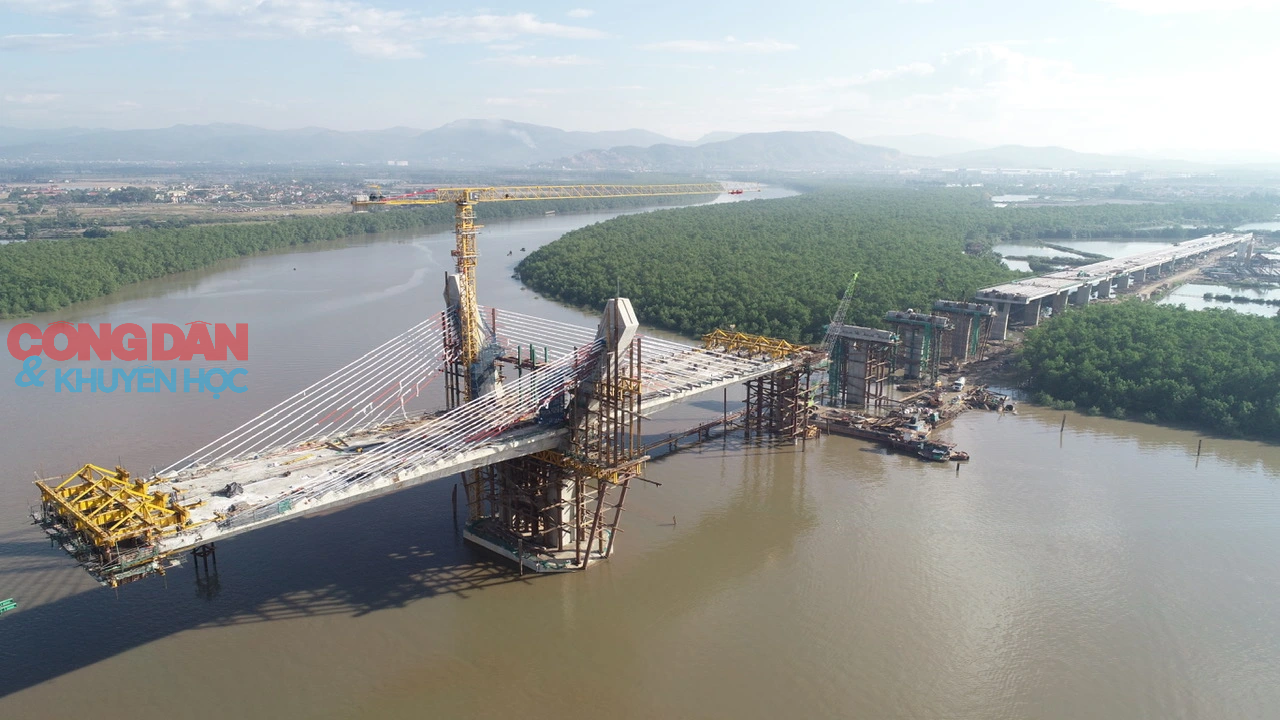 Công nhân hối hả thi công cây cầu nghìn tỉ Bến Rừng nối Hải Phòng với Quảng Ninh- Ảnh 7.