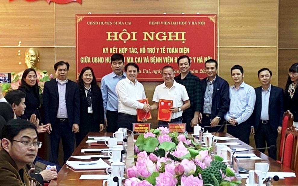 Đại học Y Hà Nội hỗ trợ chuyên môn và đào tạo cán bộ y tế cho huyện vùng cao khó khăn nhất Lào Cai