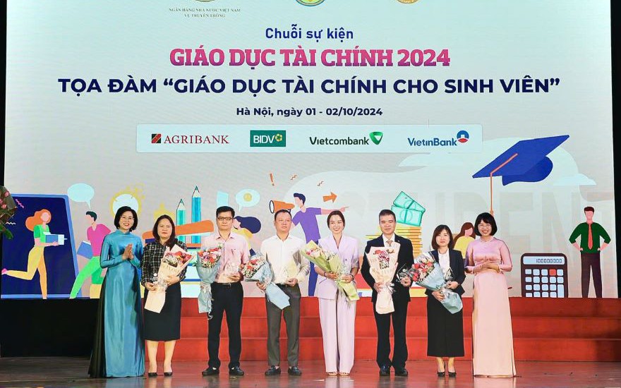 Agribank tích cực đồng hành hỗ trợ giáo dục vùng cao - Ảnh 1.