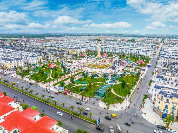 Hàng nghìn “ông già Noel” chạy marathon nhuộm đỏ Ocean City dịp Giáng sinh 2024 - Ảnh 2.