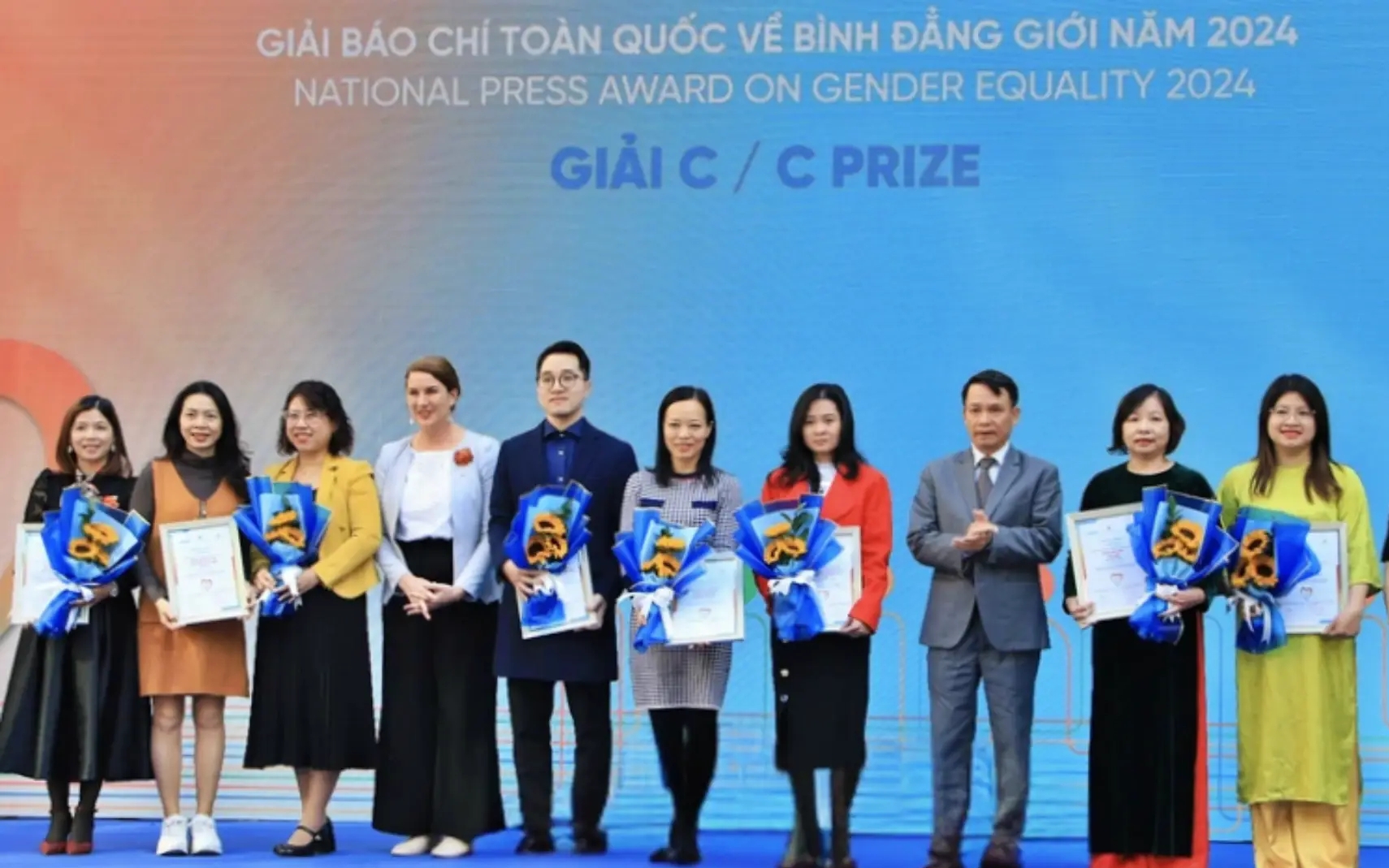 Giải báo chí toàn quốc “Vì sự nghiệp giáo dục” Việt Nam: Giúp xã hội hiểu đúng, đầy đủ về giáo dục- Ảnh 2.