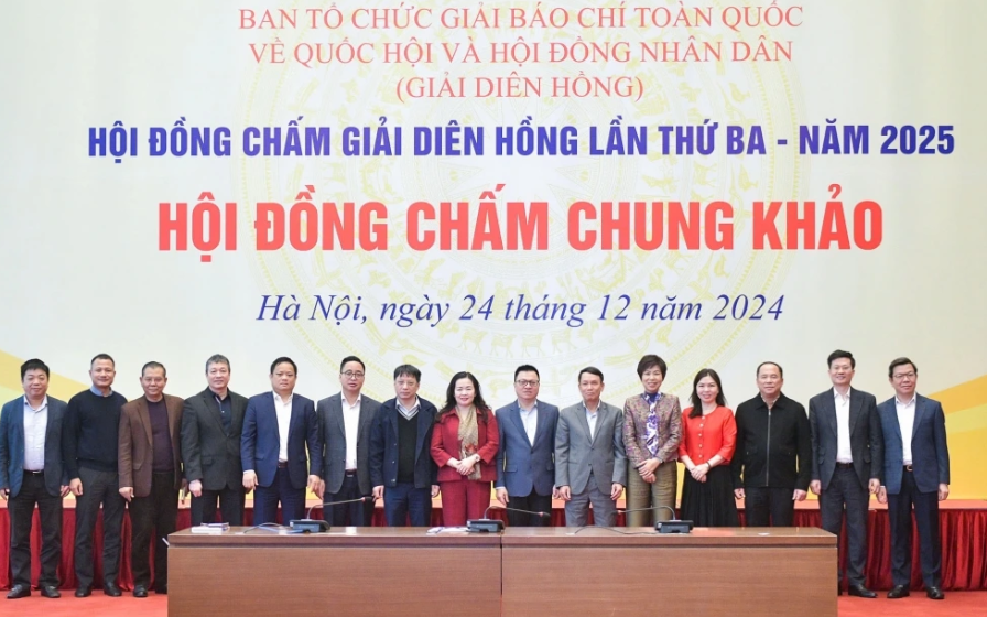 Vinh danh 83 tác phẩm báo chí xuất sắc tại Lễ trao Giải Diên Hồng lần thứ ba năm 2025 - Ảnh 2.