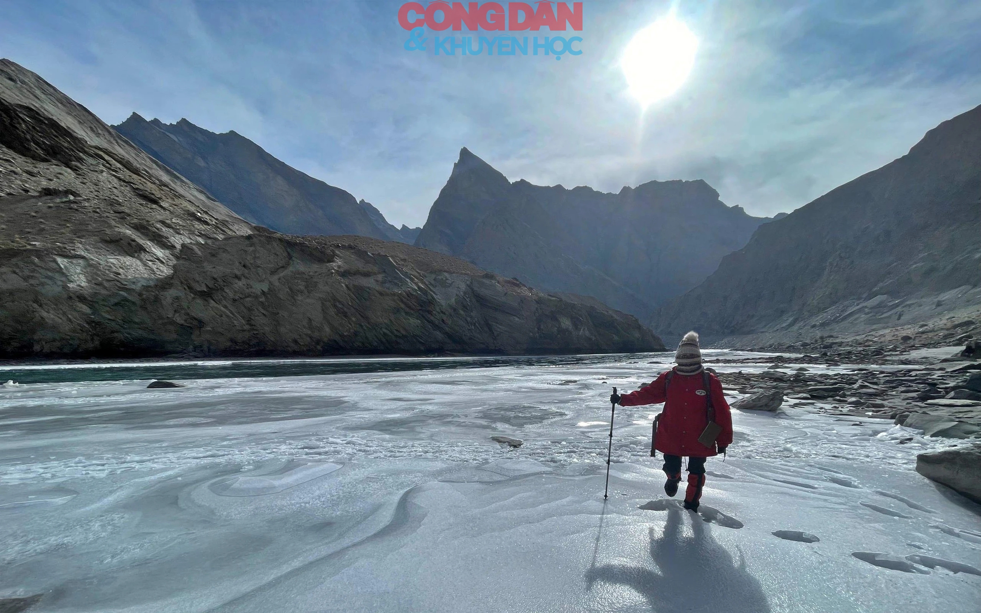 Dạo chơi trên sông băng Ladakh, Ấn Độ - trải nghiệm của những tâm hồn tự do- Ảnh 1.