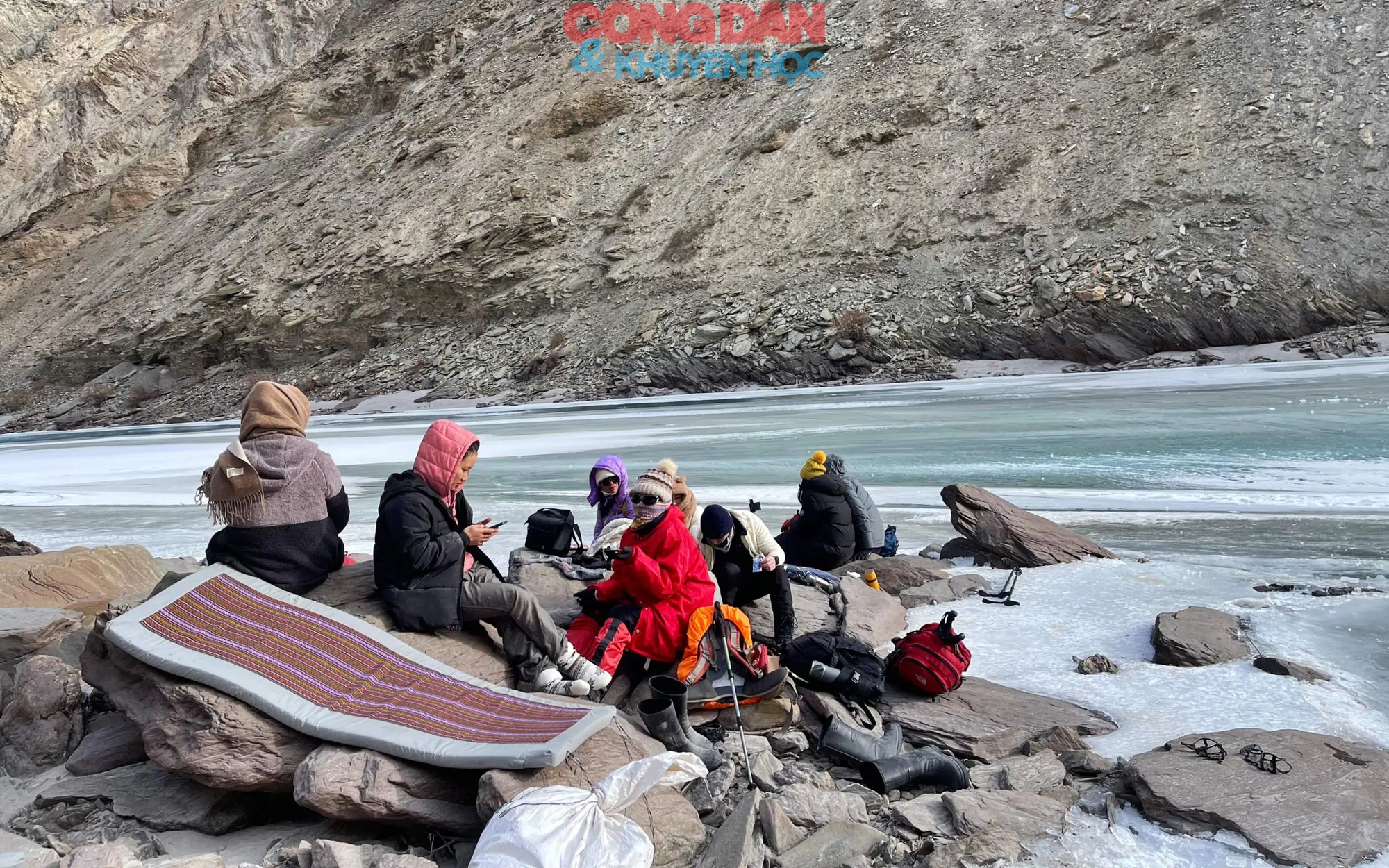 Dạo chơi trên sông băng Ladakh, Ấn Độ - trải nghiệm của những tâm hồn tự do- Ảnh 5.