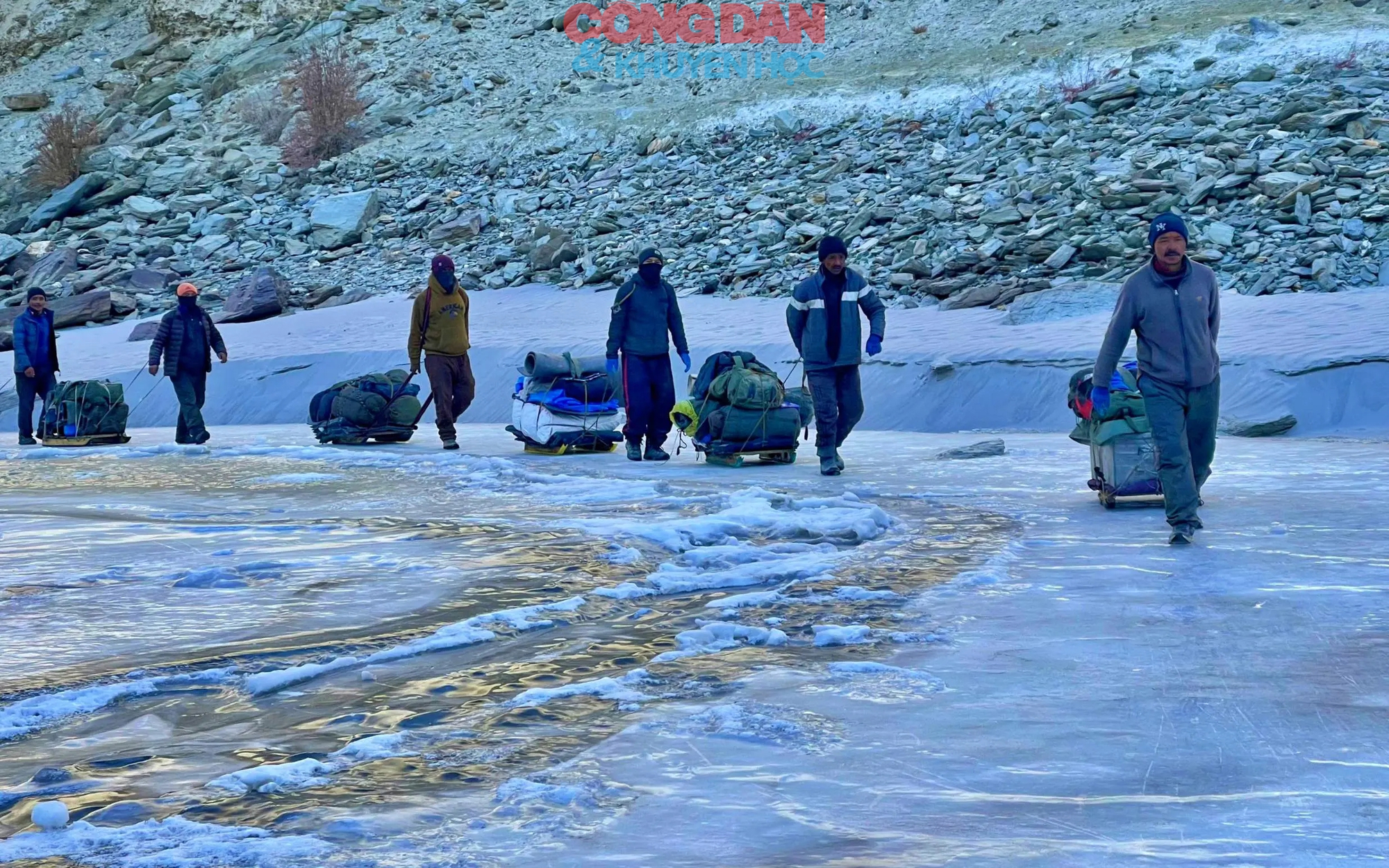 Dạo chơi trên sông băng Ladakh, Ấn Độ - trải nghiệm của những tâm hồn tự do- Ảnh 11.