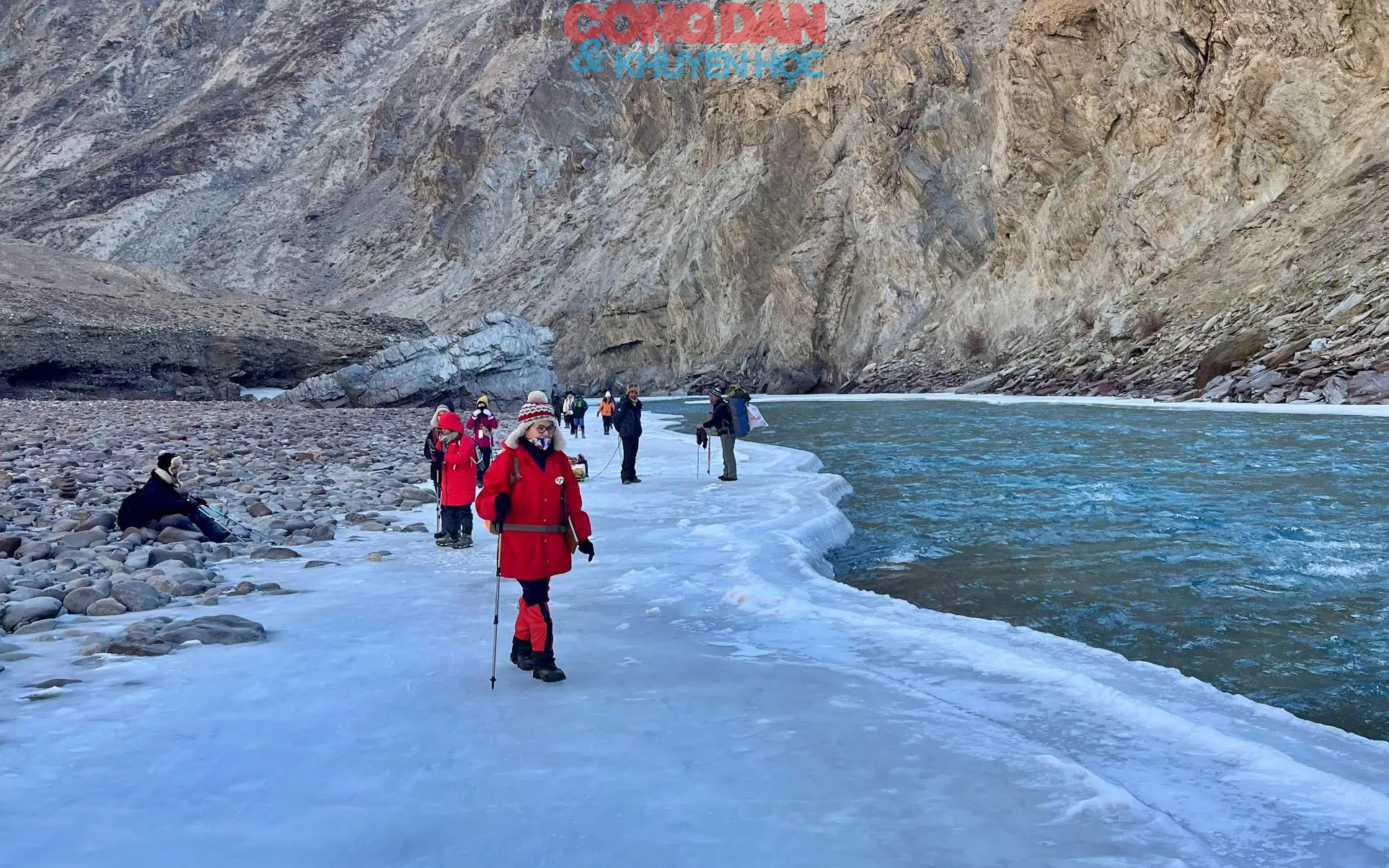Dạo chơi trên sông băng Ladakh, Ấn Độ - trải nghiệm của những tâm hồn tự do- Ảnh 13.