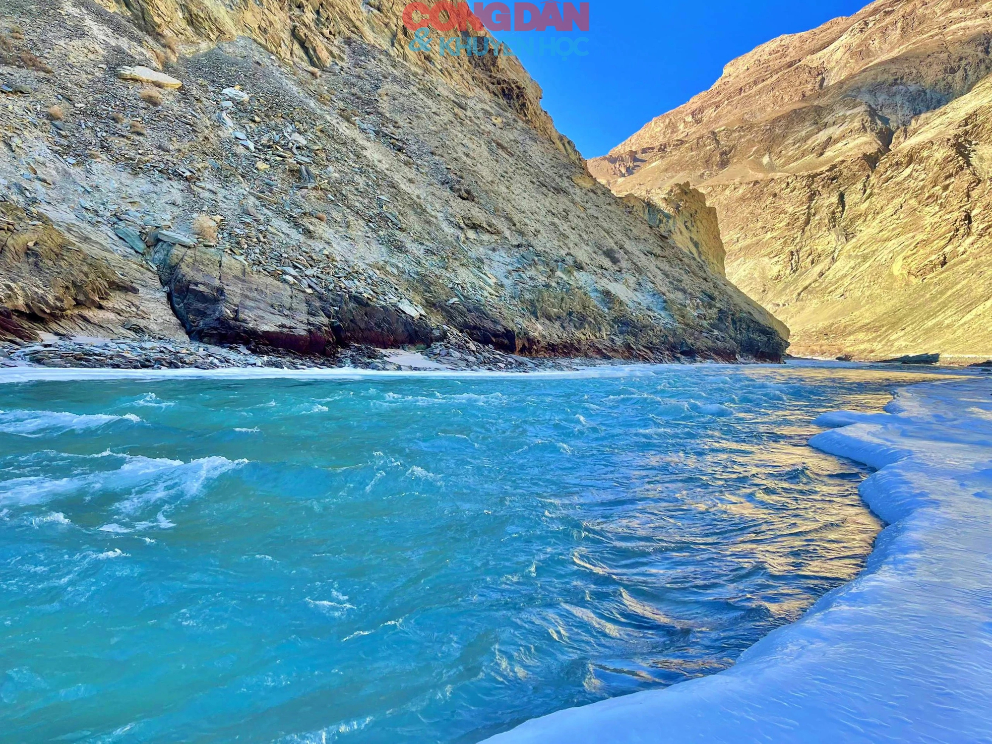 Dạo chơi trên sông băng Ladakh, Ấn Độ - trải nghiệm của những tâm hồn tự do- Ảnh 14.