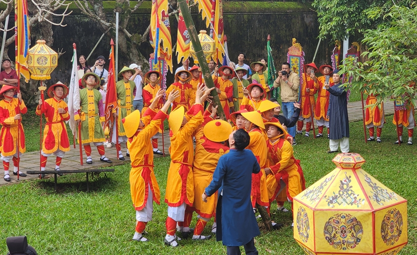 Tái hiện Lễ hạ nêu, khai ấn cung chúc tân xuân của triều Nguyễn- Ảnh 5.