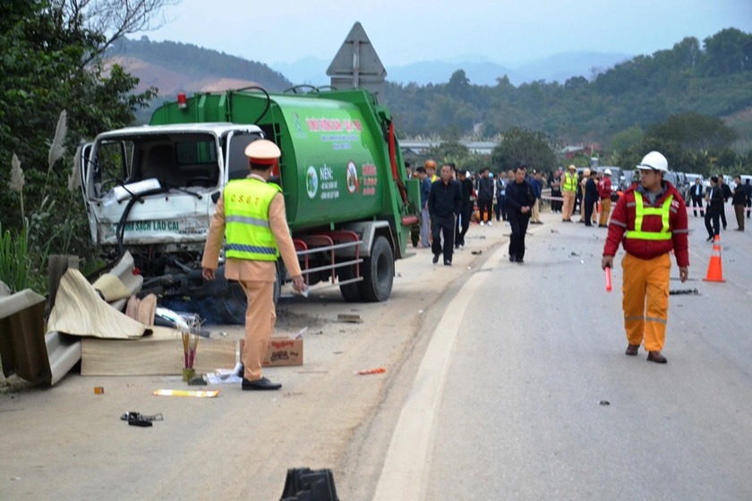 Vụ xe máy đi ngược chiều trên cao tốc: Lào Cai kiểm tra 2 trường học có nạn nhân tử vong- Ảnh 2.