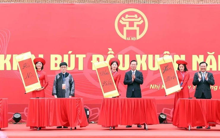 Chủ tịch nước Võ Văn Thưởng dự khai bút đầu xuân, động viên công nhân, người lao động tại Hà Nội