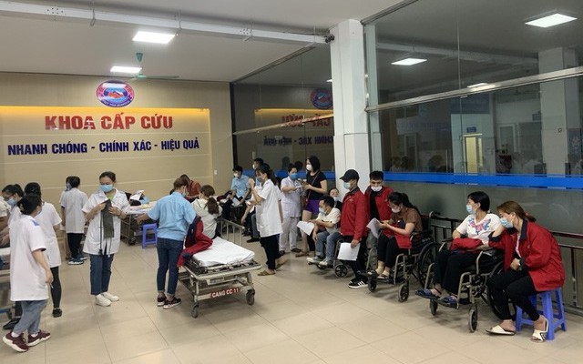Quảng Ninh: Gần 60 công nhân nhập viện nghi do ngộ độc khí