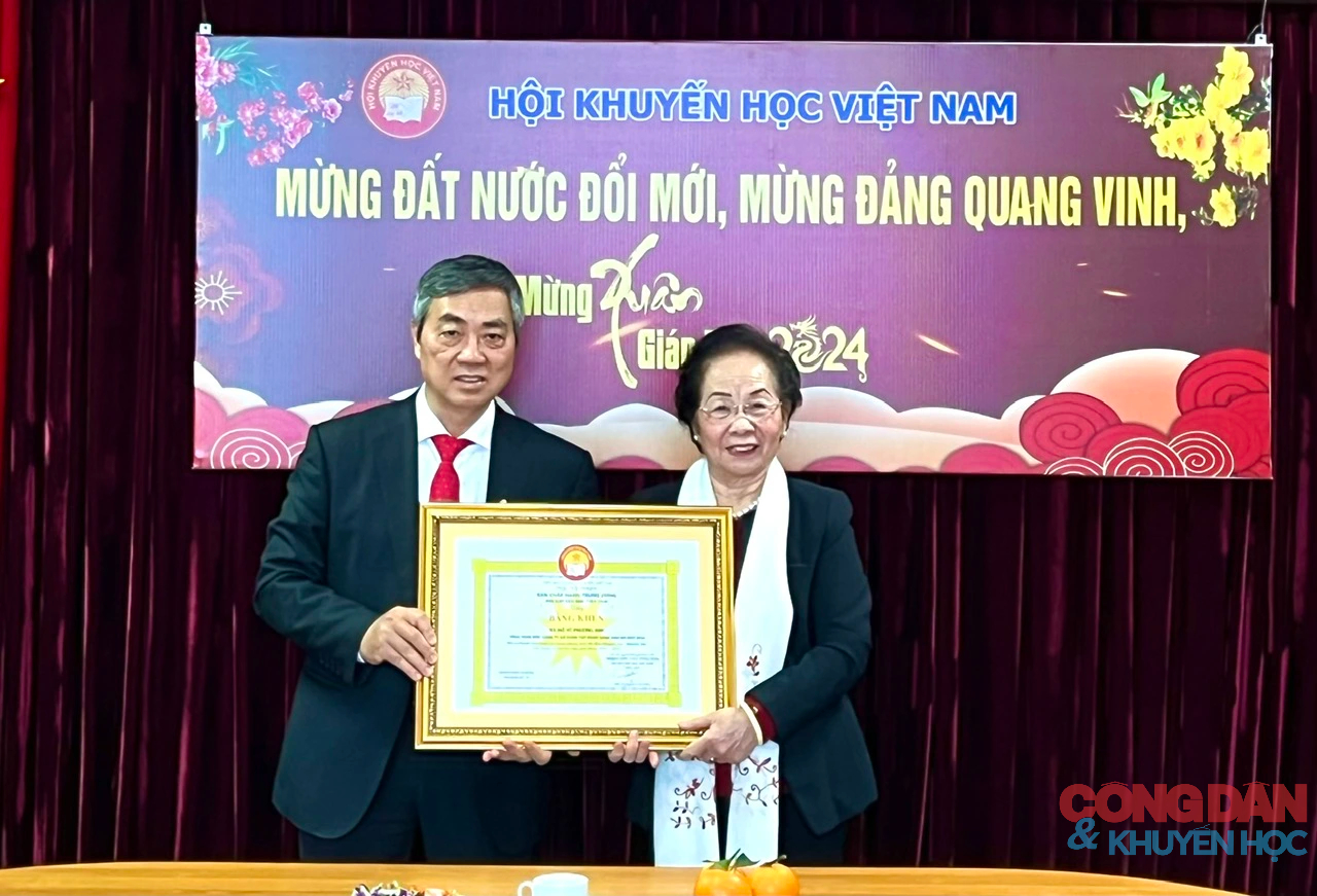 Trung ương Hội Khuyến học Việt Nam trao Bằng khen tặng Công ty Cổ phần Tập đoàn Vàng bạc Đá quý DOJI- Ảnh 1.