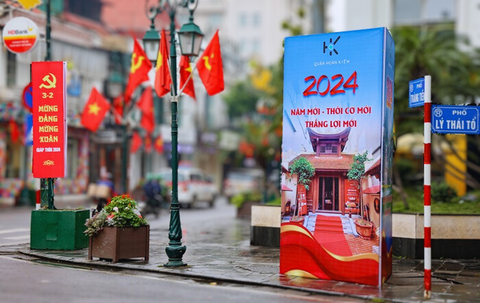 Hà Nội trang hoàng rực rỡ cờ hoa mừng Đảng, mừng Xuân Giáp Thìn 2024- Ảnh 10.