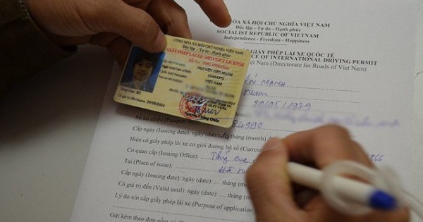 Thủ tục đổi giấy phép lái xe nước ngoài để sử dụng ở Việt Nam- Ảnh 1.
