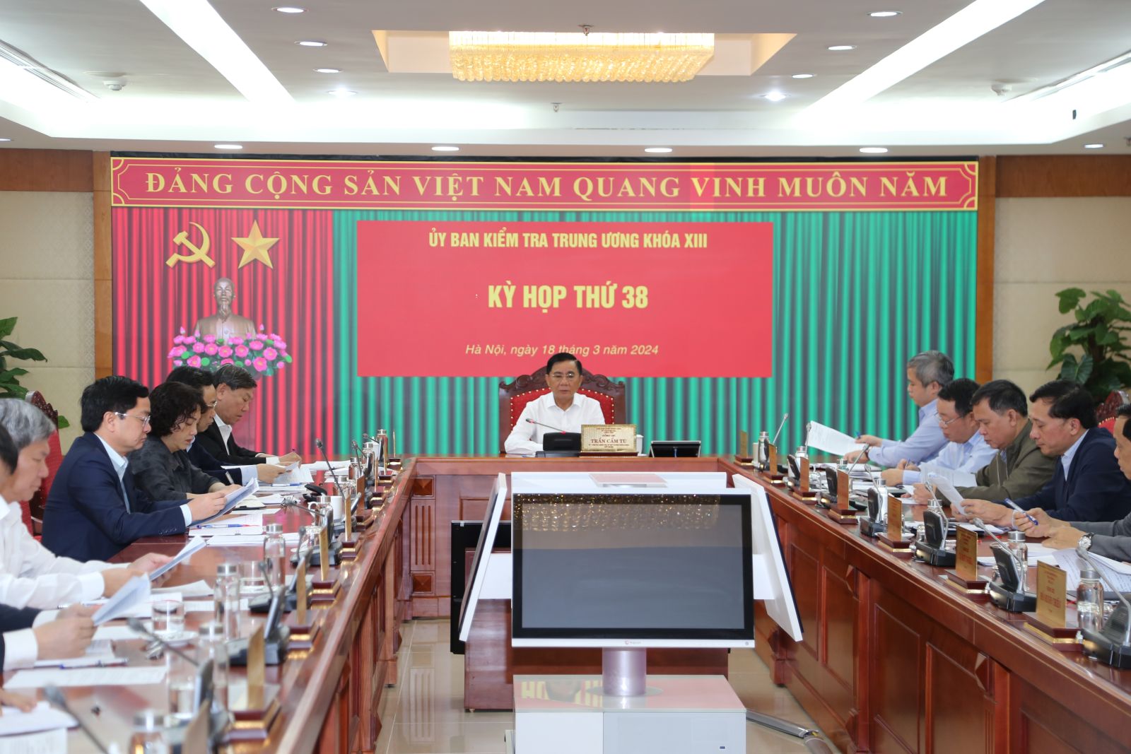 Ủy ban Kiểm tra Trung ương đề nghị kỷ luật đảng viên vi phạm tại Đảng bộ tỉnh Vĩnh Phúc và Quảng Ngãi- Ảnh 1.