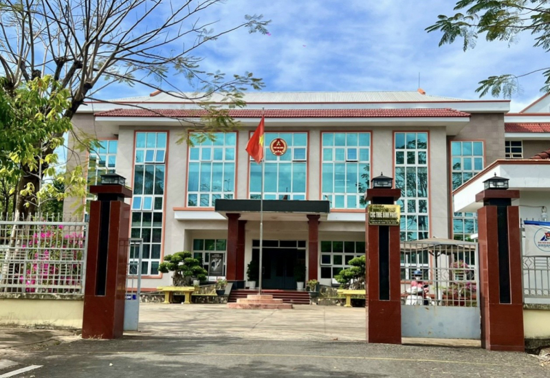 Hoãn xuất cảnh 18 chủ doanh nghiệp nợ thuế ở Bình Phước- Ảnh 1.