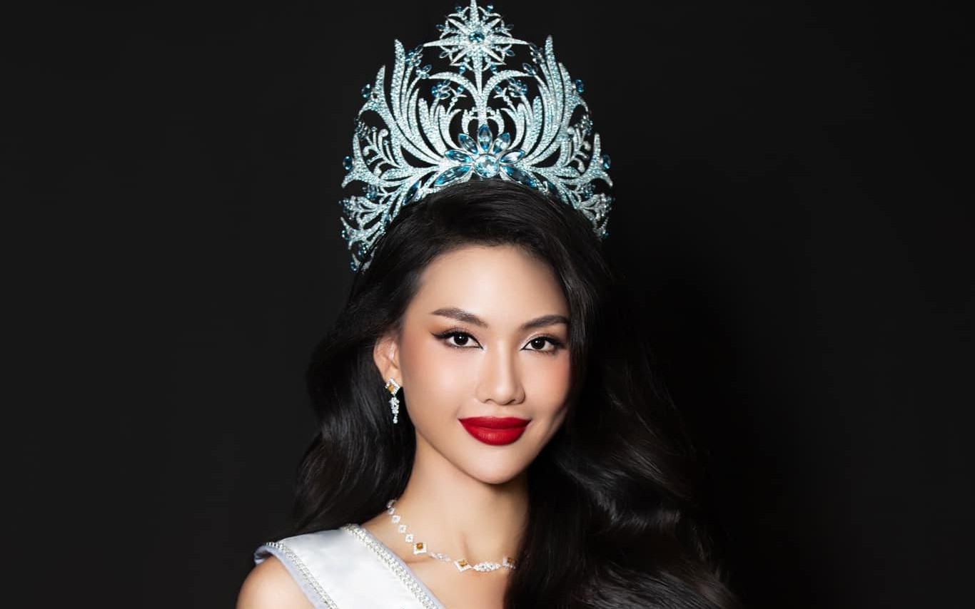 Hoa hậu Bùi Quỳnh Hoa bị buộc thôi học vì bỏ gần hết một học kỳ