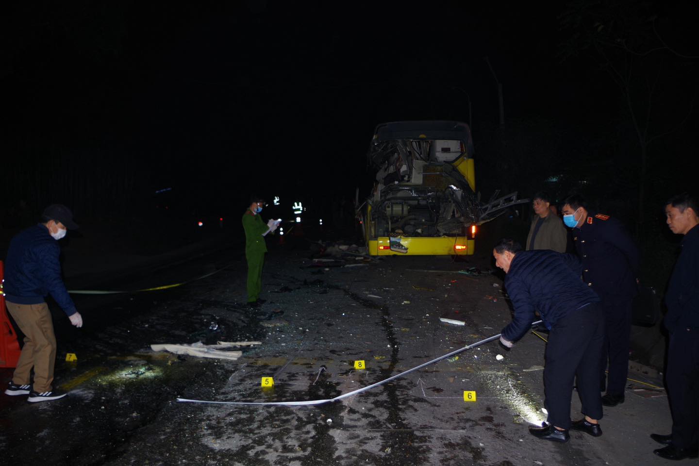 Nguyên nhân ban đầu vụ tai nạn xe khách làm 5 người tử vong ở Tuyên Quang- Ảnh 2.