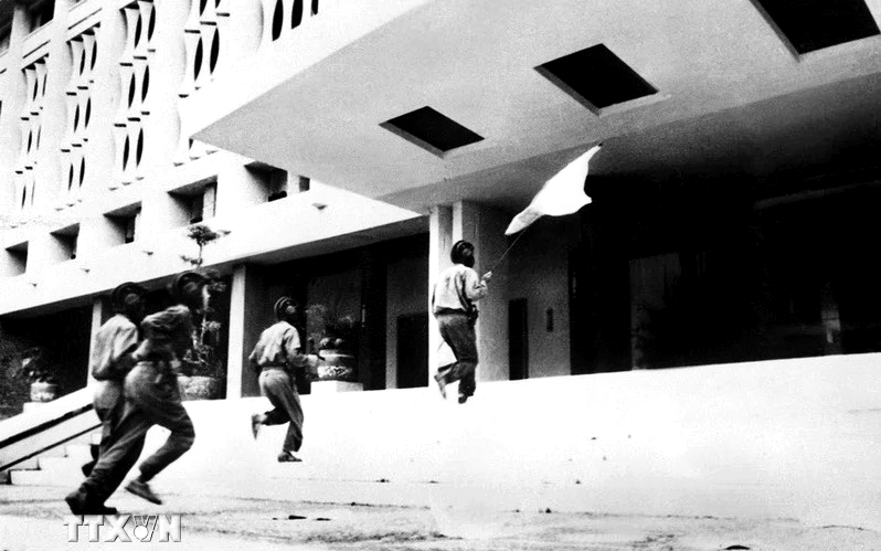 Bộ ảnh tư liệu quý về Chiến dịch Hồ Chí Minh lịch sử- Ảnh 13.