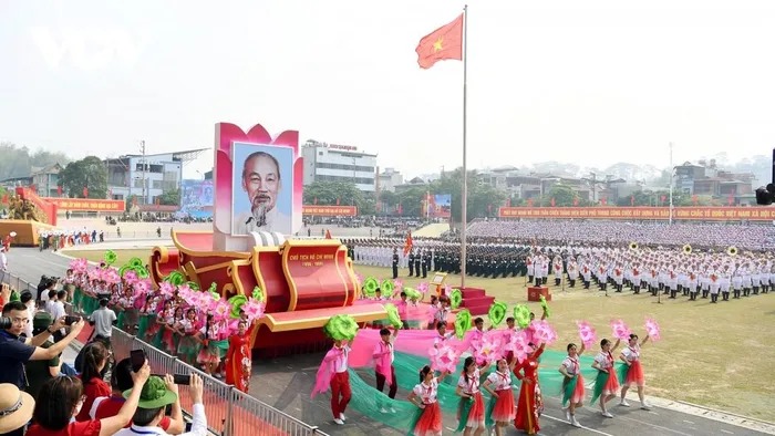 Hơn 12.000 người tham gia Lễ diễu binh, diễu hành kỷ niệm 70 năm Chiến thắng Điện Biên Phủ- Ảnh 8.