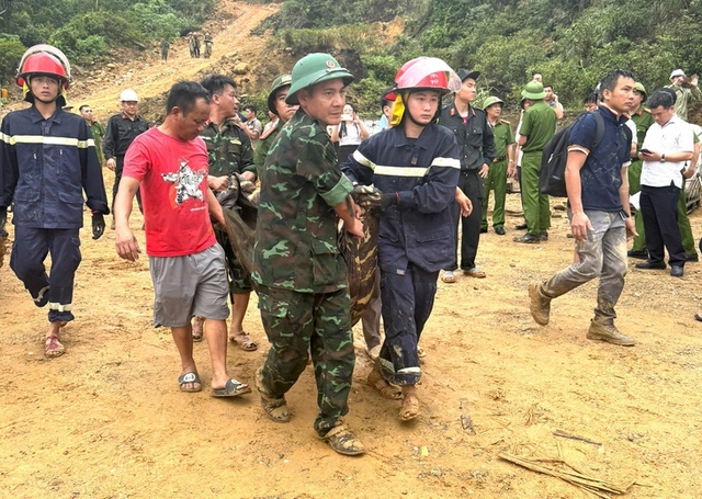 Sạt lở đất làm 3 người chết tại Hà Tĩnh: Thủ tướng yêu cầu khắc phục hậu quả, xác minh nguyên nhân- Ảnh 1.