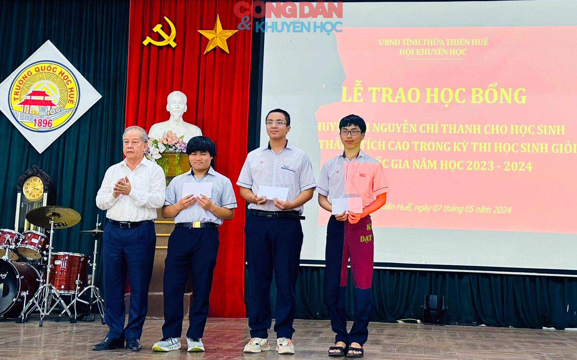 Hội Khuyến học Thừa Thiên Huế trao học bổng khuyến tài Nguyễn Chí Thanh cho học sinh giỏi- Ảnh 3.