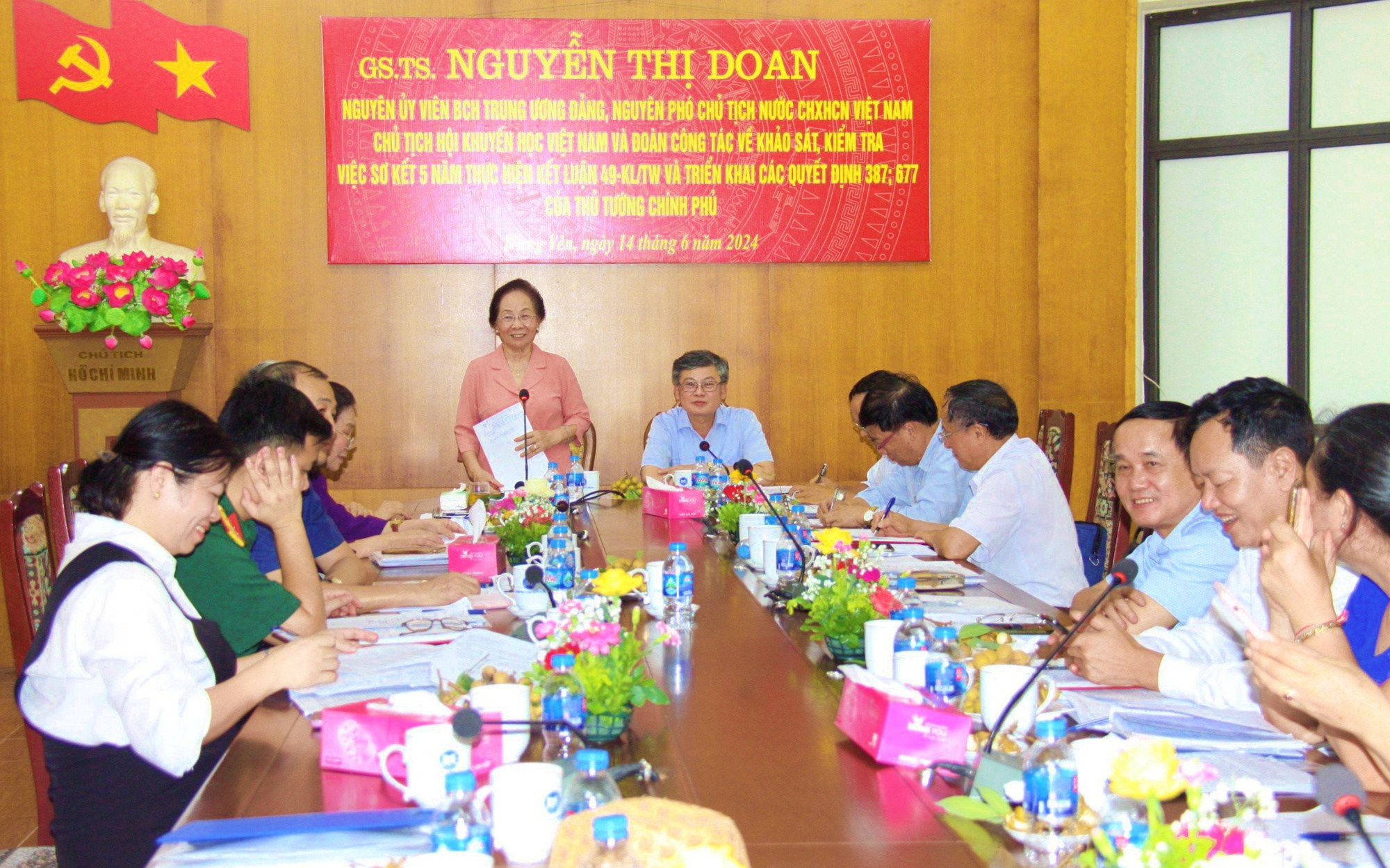 Thảo luận thống nhất đề án sáp nhập Hội Khuyến học 2 tỉnh Thái Bình - Hưng Yên - Ảnh 3.