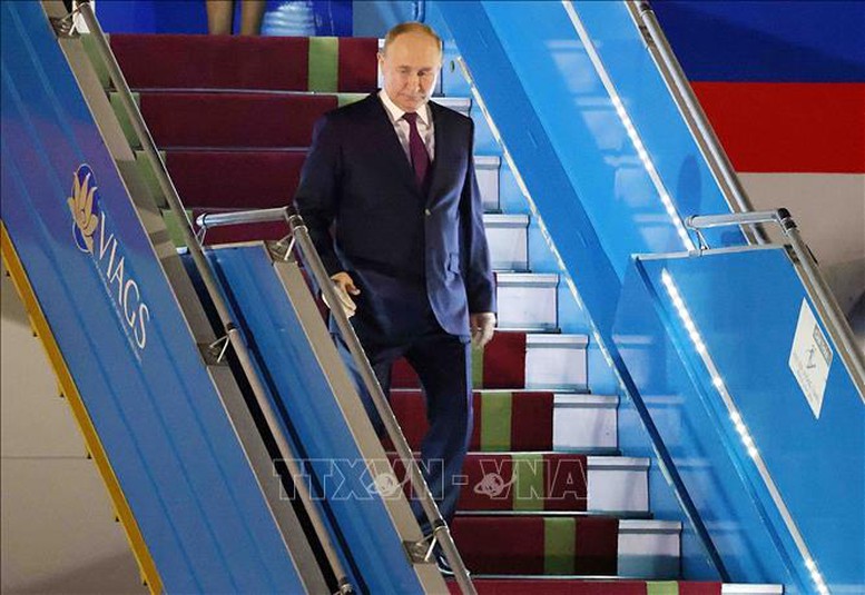 Tổng thống Liên bang Nga Vladimir Putin đến Hà Nội, bắt đầu thăm cấp Nhà nước tới Việt Nam- Ảnh 1.