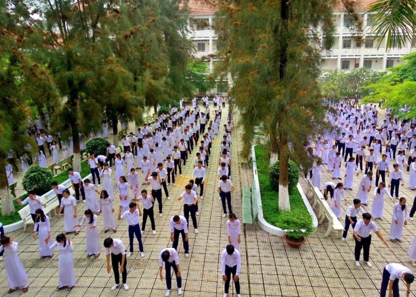 "Trẻ hoá" bệnh tật ngày càng tăng, cấp bách phải nâng cao sức khoẻ học đường - Ảnh 1.