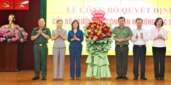 Điều động Thiếu tướng Đinh Văn Nơi làm Cục trưởng Cục An ninh chính trị nội bộ - Ảnh 1.