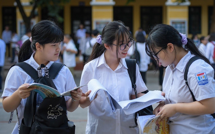 Ước gì đề thi tốt nghiệp Ngữ văn cũng có cấu trúc như đề minh hoạ tuyển sinh lớp 10 Hà Nội - Ảnh 1.