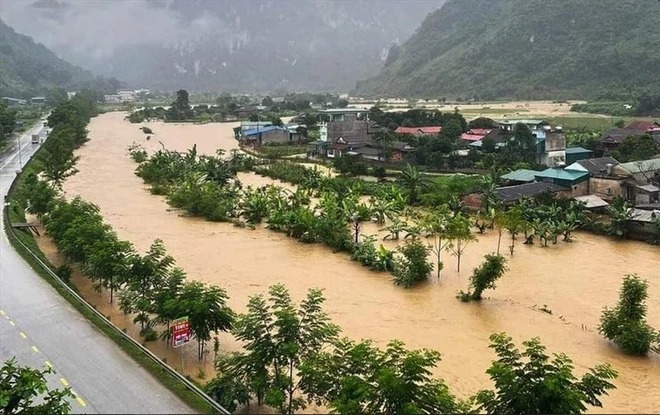 Thủ tướng chỉ đạo ứng phó với diễn biến bất thường của thiên tai- Ảnh 1.