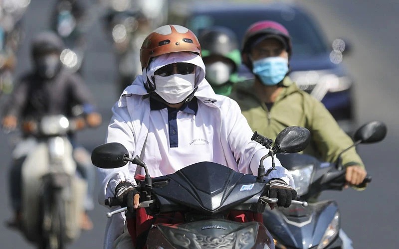 Cuối tháng 3, nắng nóng phủ khắp các miền  - Ảnh 2.