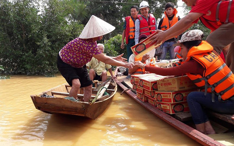 Thủ tướng: Khẩn trương cung cấp lương thực, nhu yếu phẩm cho người dân bị ảnh hưởng bởi bão số 3 - Ảnh 1.