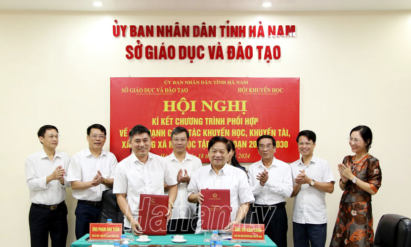 Ký kết phối hợp “Đẩy mạnh công tác khuyến học, khuyến tài, xây dựng xã hội học tập giai đoạn 2024 - 2030” - Ảnh 1.