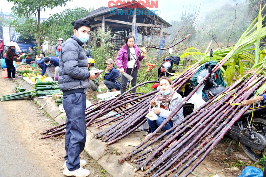 Chợ phiên vùng cao Lào Cai ngày giáp Tết - Ảnh 14.