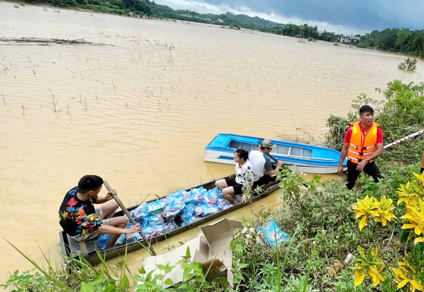 Lào Cai: Sáng lên những việc làm vì dân, những tấm lòng nhân ái trong bão lũ - Ảnh 23.